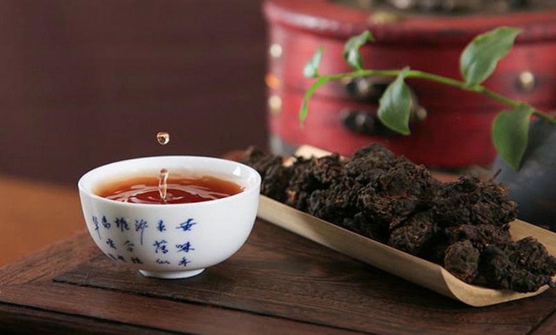 2,减肥茶排行榜第一名普洱茶普洱茶是后酵茶,普洱熟茶比生茶多了渥堆